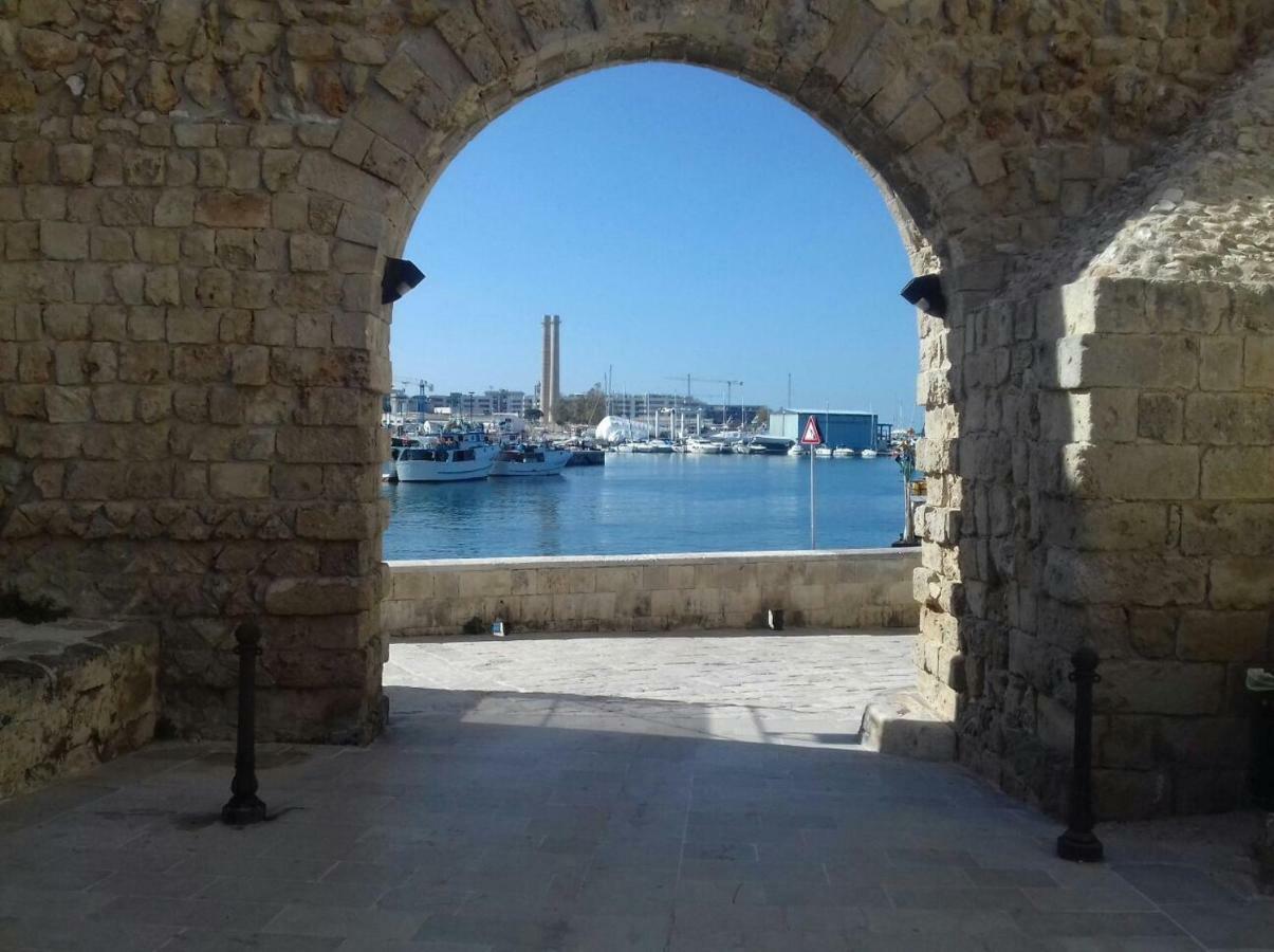 Casa Vacanze Antiche Mura E Poi Монополи Экстерьер фото