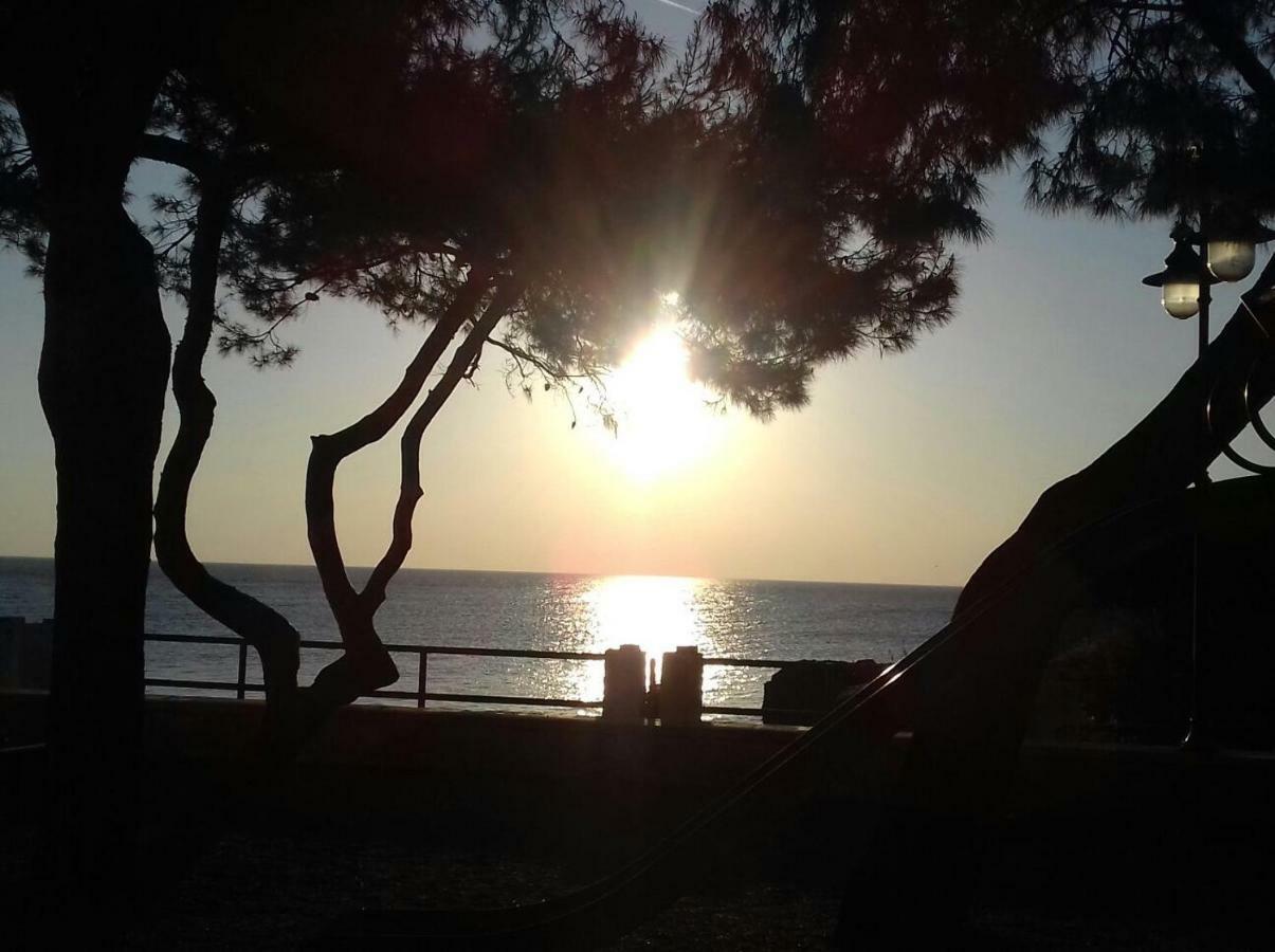 Casa Vacanze Antiche Mura E Poi Монополи Экстерьер фото